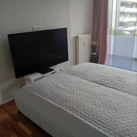 Appartamento Luxus Business Mit Badewanne Balkon Und Tiefgaragenstellplatz Kerpen (North Rhine-Westphalia)