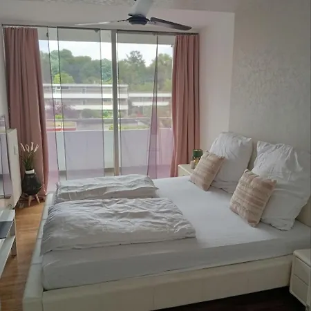 Luxus Business Mit Badewanne Balkon Und Tiefgaragenstellplatz Appartamento *